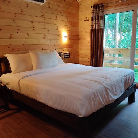 Breezywood Resort Malvan Luaran gambar