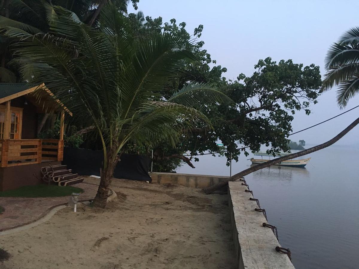 Breezywood Resort Malvan Luaran gambar