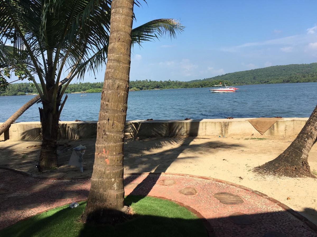 Breezywood Resort Malvan Luaran gambar