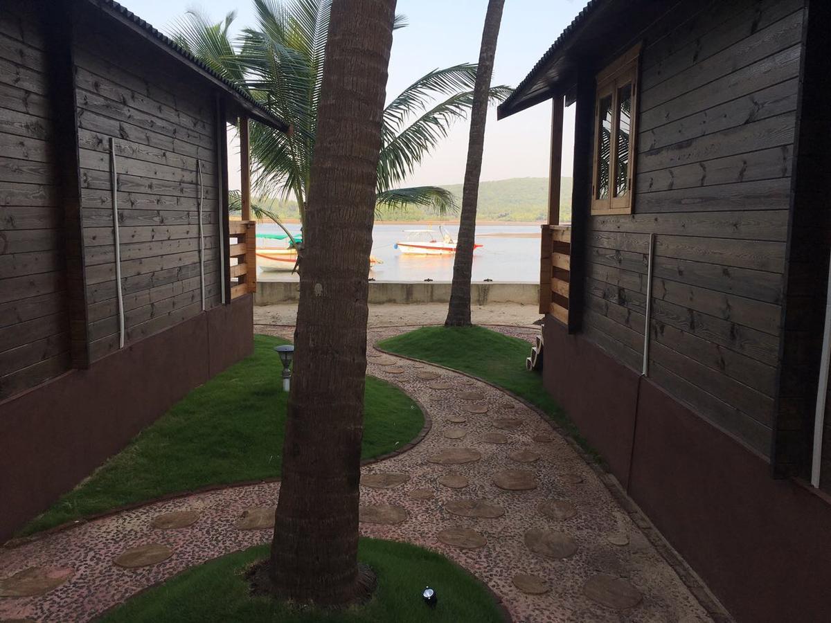 Breezywood Resort Malvan Luaran gambar