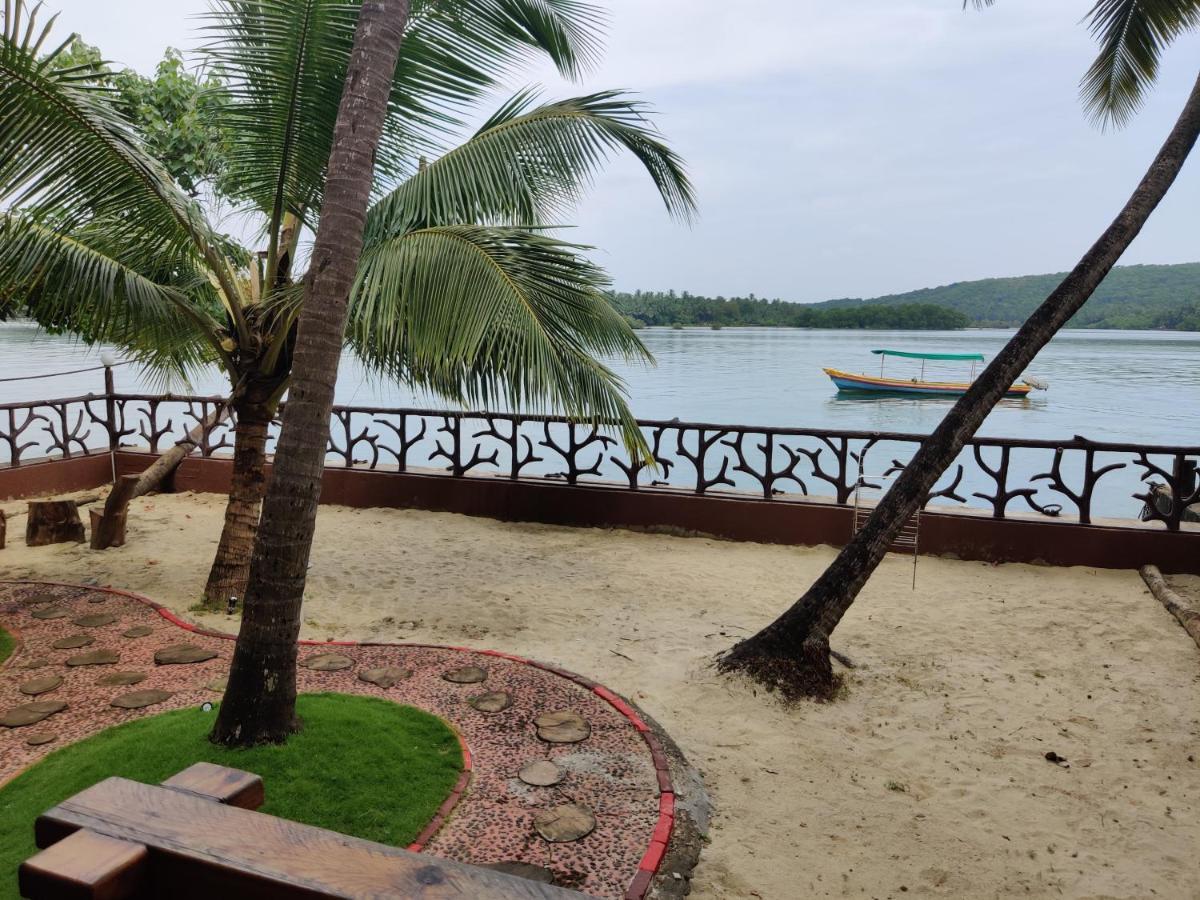Breezywood Resort Malvan Luaran gambar